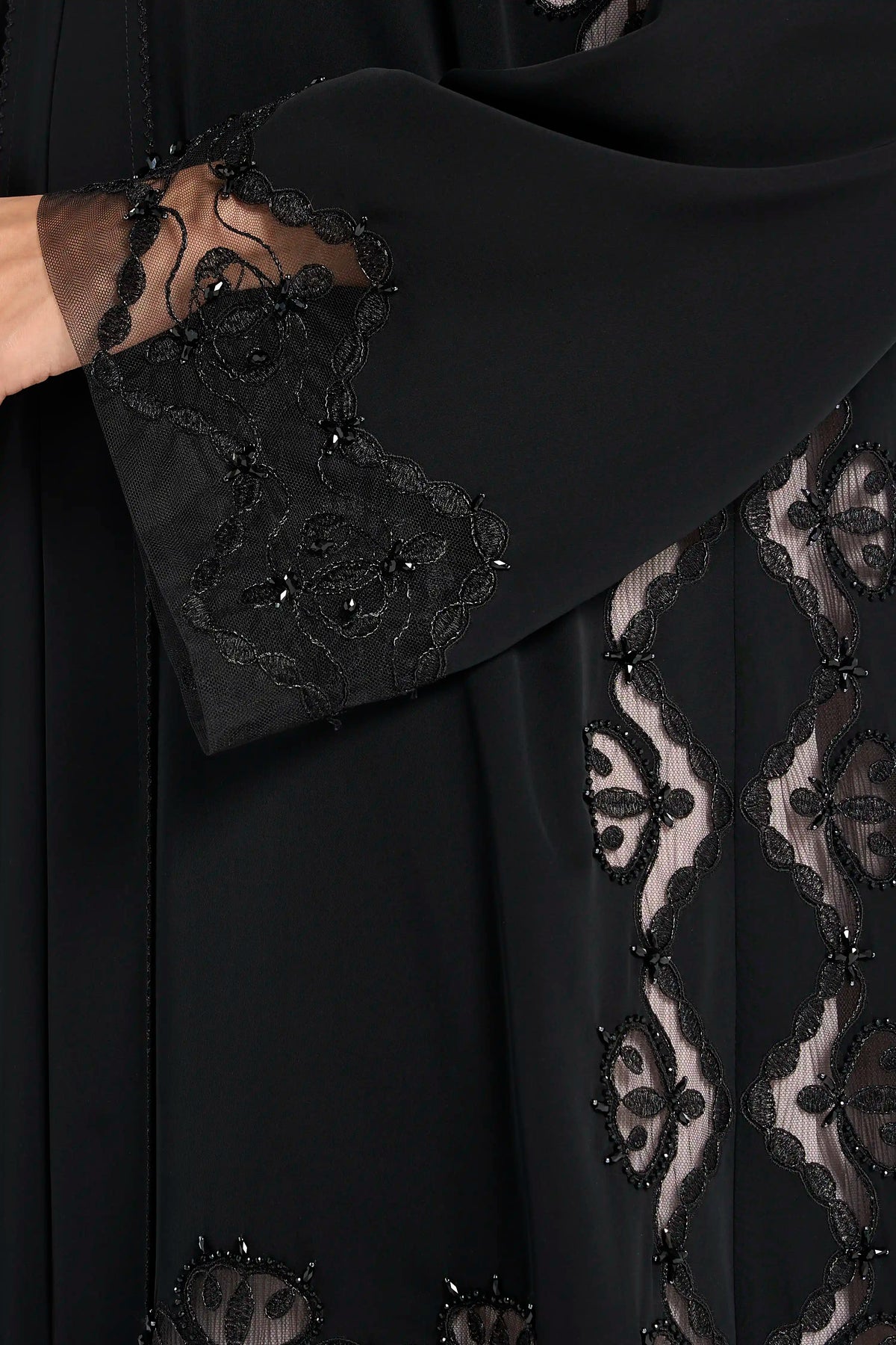 Louzan Geometric Back Embroidery Abaya - Black - Image 5