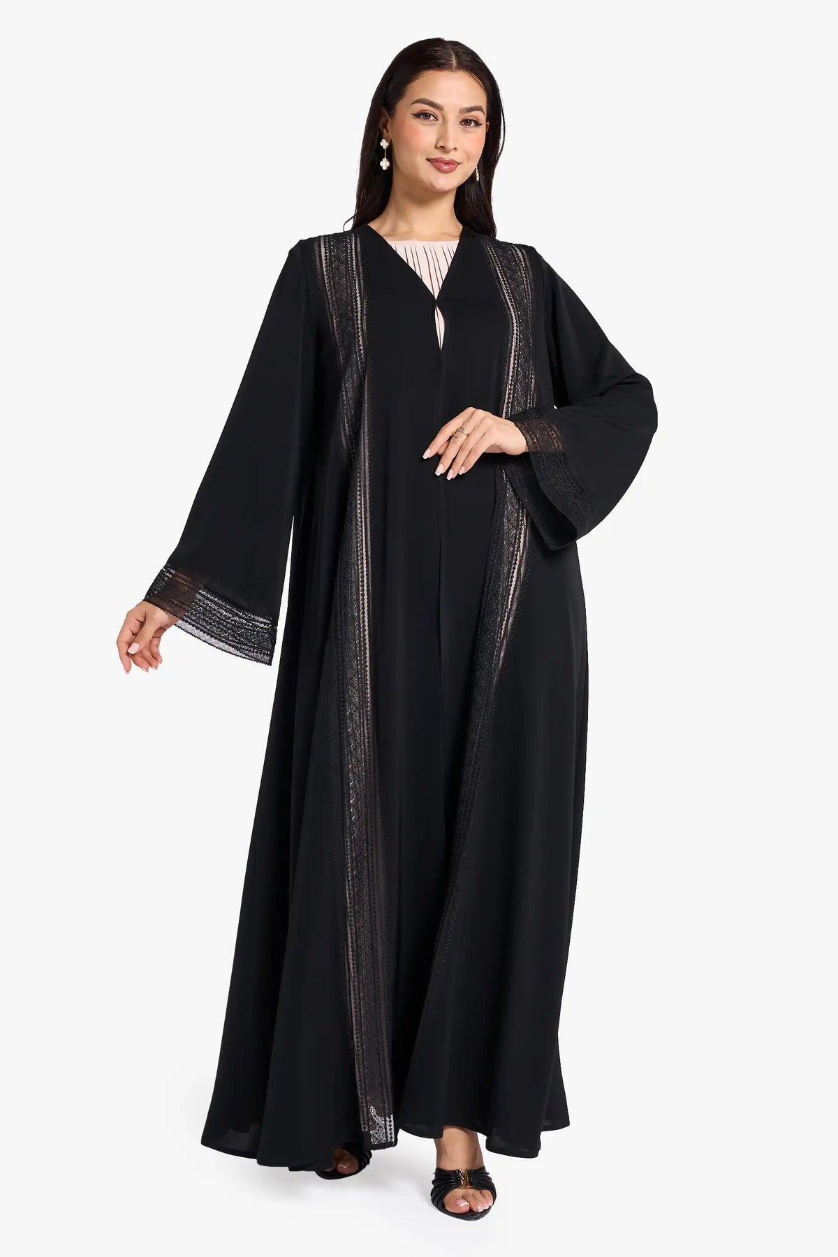 عباية لوزان مصنوعة من قماش النيدا مع لوحة دانتيل دانتيل جميلة