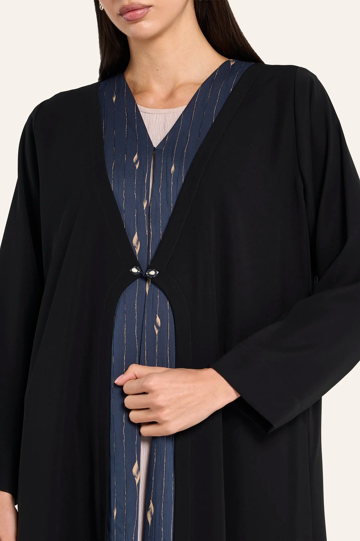 Ousha Crepe Jacquard Abaya - Black - Image 5