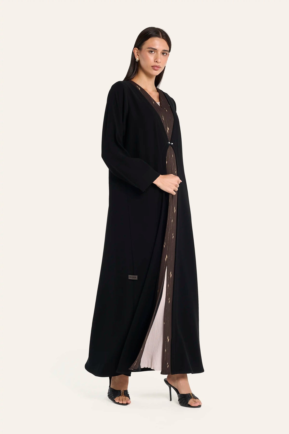 Ousha Metal Trim Crepe Abaya - Black - Image 3