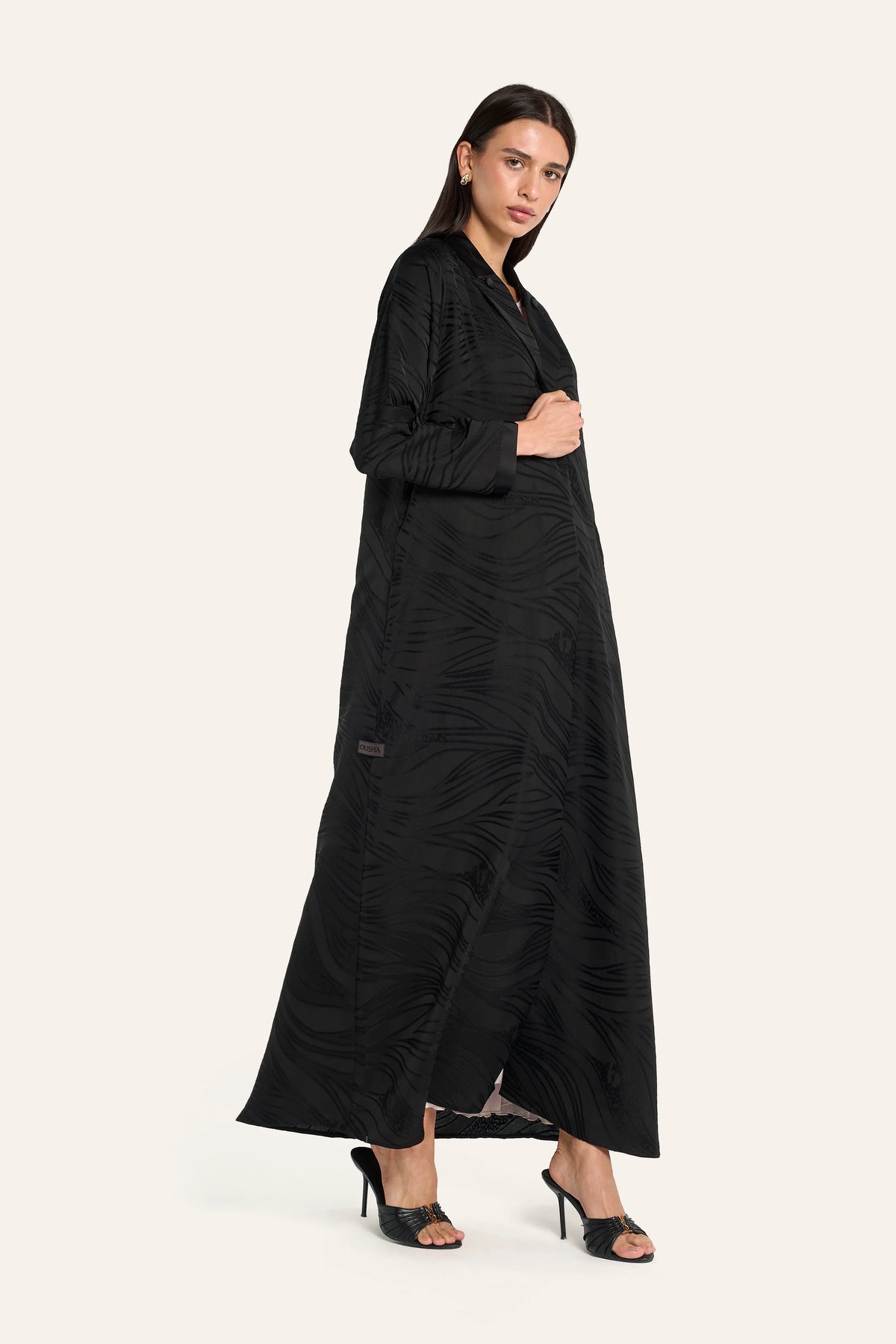 Ousha Notched Collar Jacquard Abaya - Black - Image 3