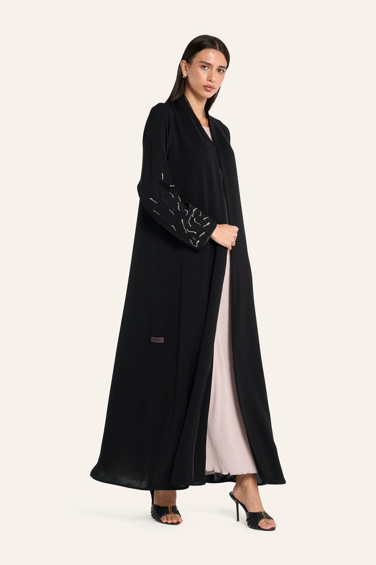 Ousha Two-Tone Embroidered Abaya - Black - Image 3